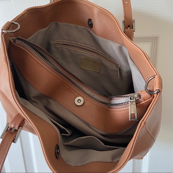 GUNAS Kangaroo Tote - Picture 7 of 11